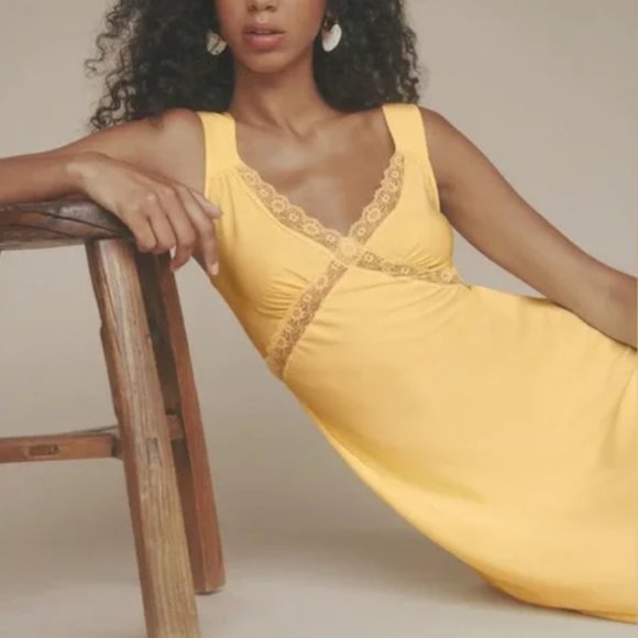 ✨EUC Reformation Provence Silk Dress - Yellow - Picture 2 of 9